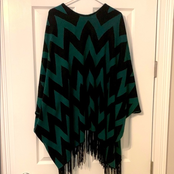 ELIETIAN Black and Green Chevron Fringe Wrap - Picture 2 of 4